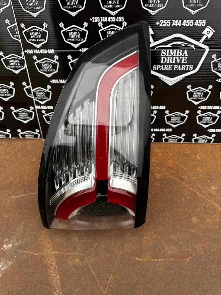 GENUINE LAND ROVER DISCOVERY SPORT L550 2015-2020 Rear Left Tailgate Light with Red Strip (Very Light Scratches )