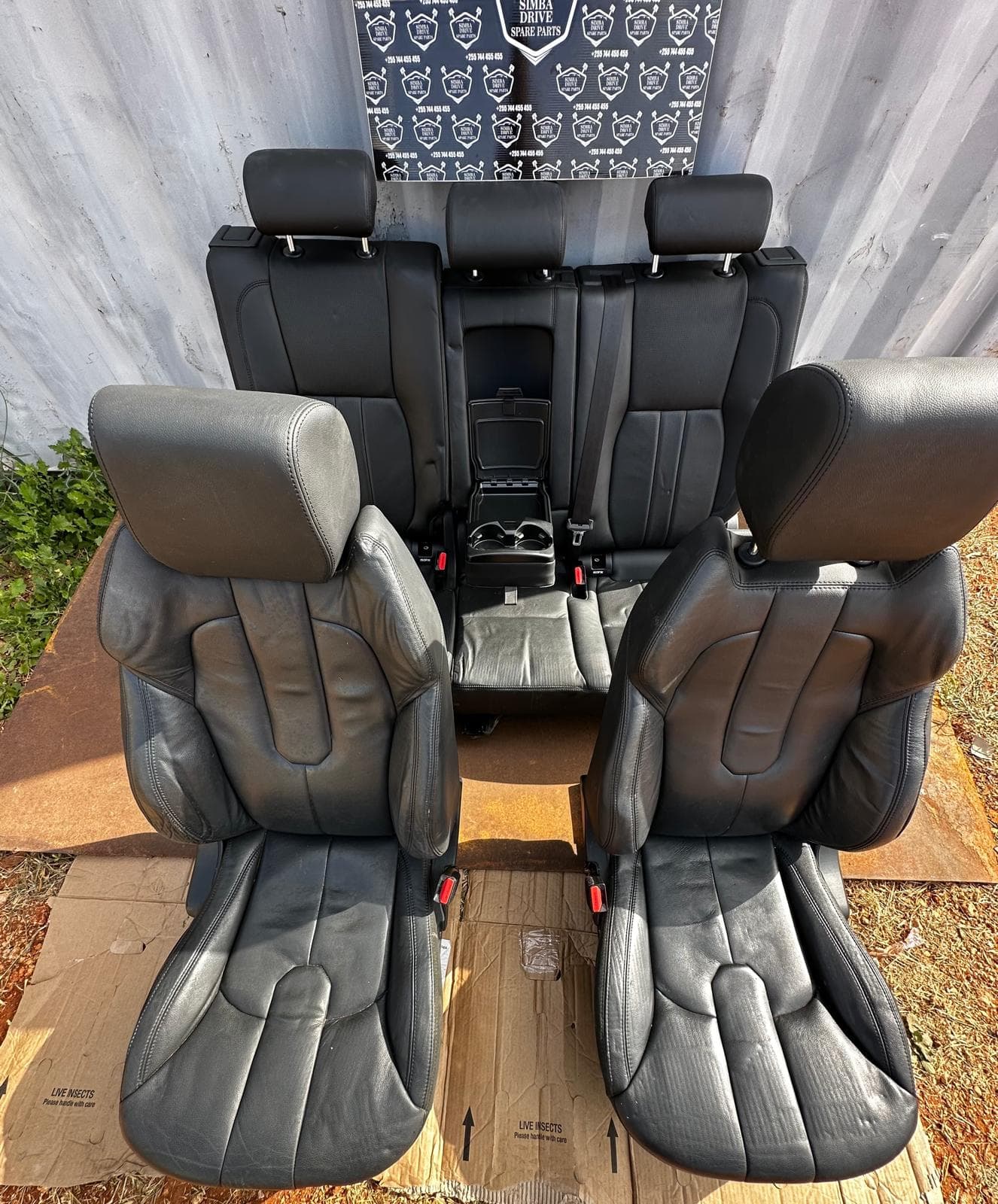 GENUINE RANGE ROVER EVOQUE 2.0L 2014-2020 Complete Front and Rear Seats, Front Seats With Entertainment Screen On Headrest
