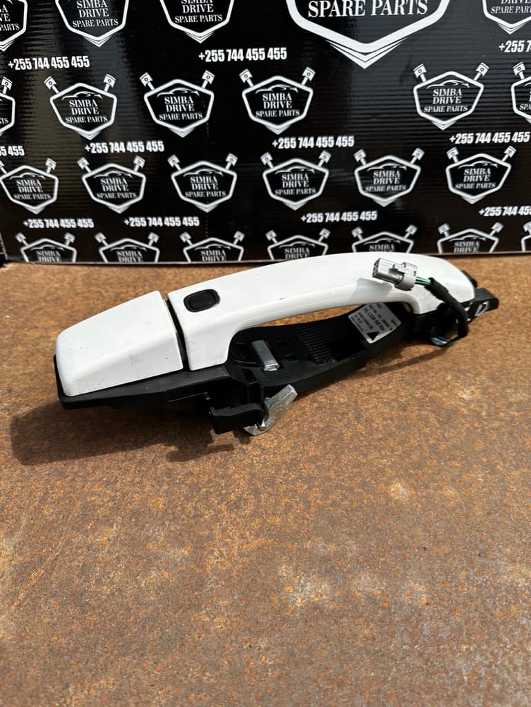 GENUINE LAND ROVER DISCOVERY 4, RANGE ROVER SPORT L320 3.0L 2013 Complete Rear Right Side Keyless Exterior Door Handle (White)