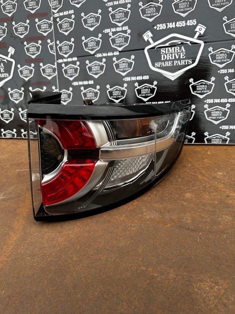 GENUINE LAND ROVER DISCOVERY SPORT L550 2018-2022 Rear Right Tailgate Light with Silver Strip (Very Light Scratches)