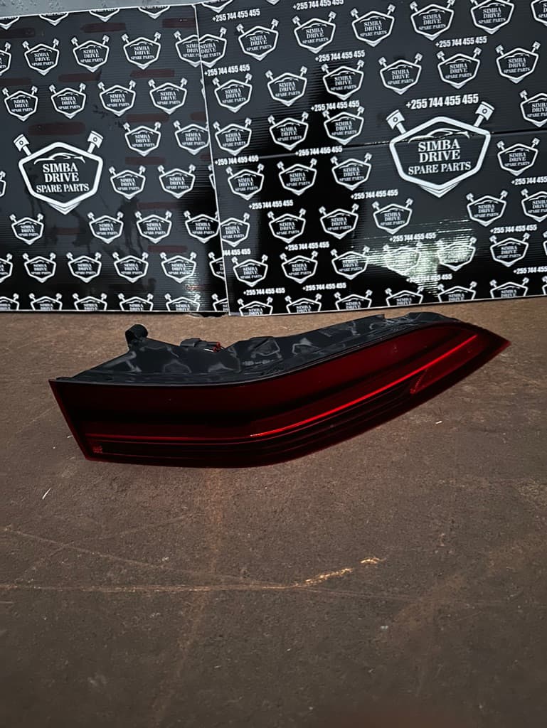 JAGUAR E-PACE X540 2019 Rear Right Tailgate Light