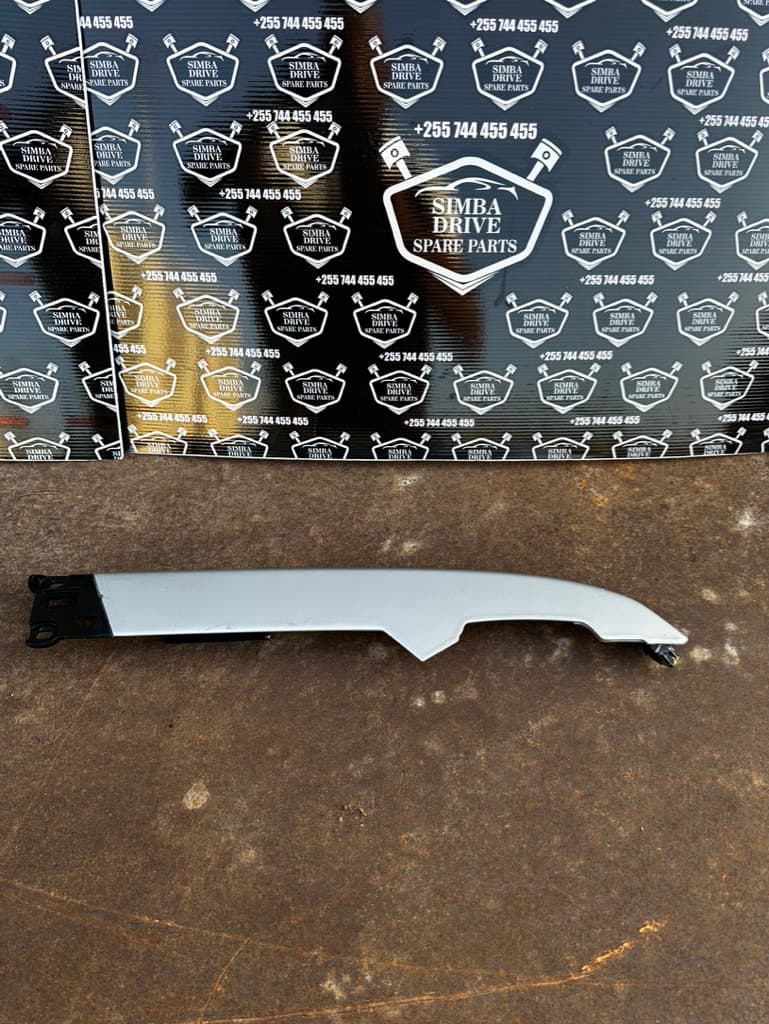 GENUINE LAND ROVER DISCOVERY 5 L462 2017 Right Center ConsultTrim