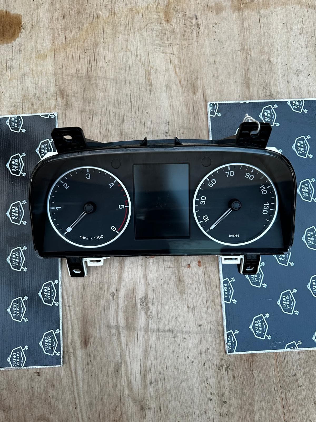 GENUINE LAND ROVER RANGE ROVER SPORT L320 & DISCOVERY 4 L319 SPEEDOMETER INSTRUMENT CLUSTER (IN VERY GOOD CONDITION)