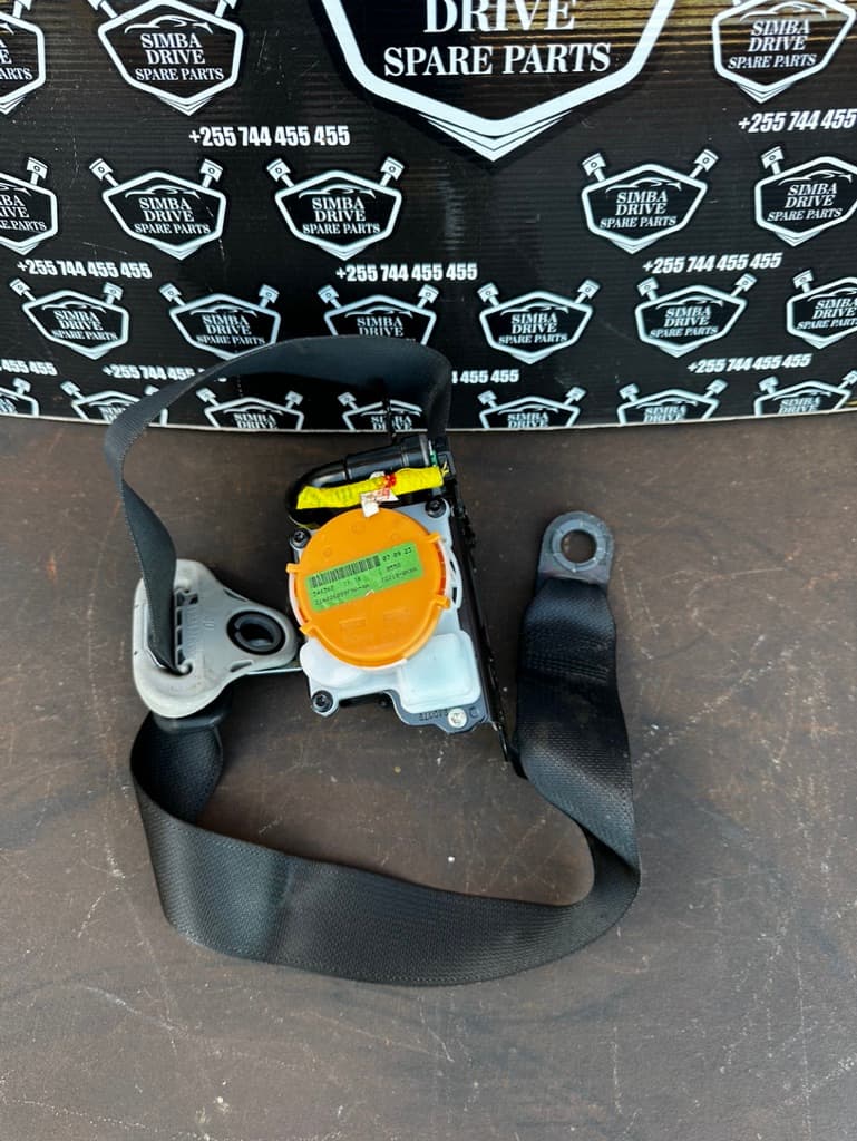 GENUINE TOYOTA HILUX PICKUP MK8 2.4L Diesel 2017-2024 Front Right Seat Belt