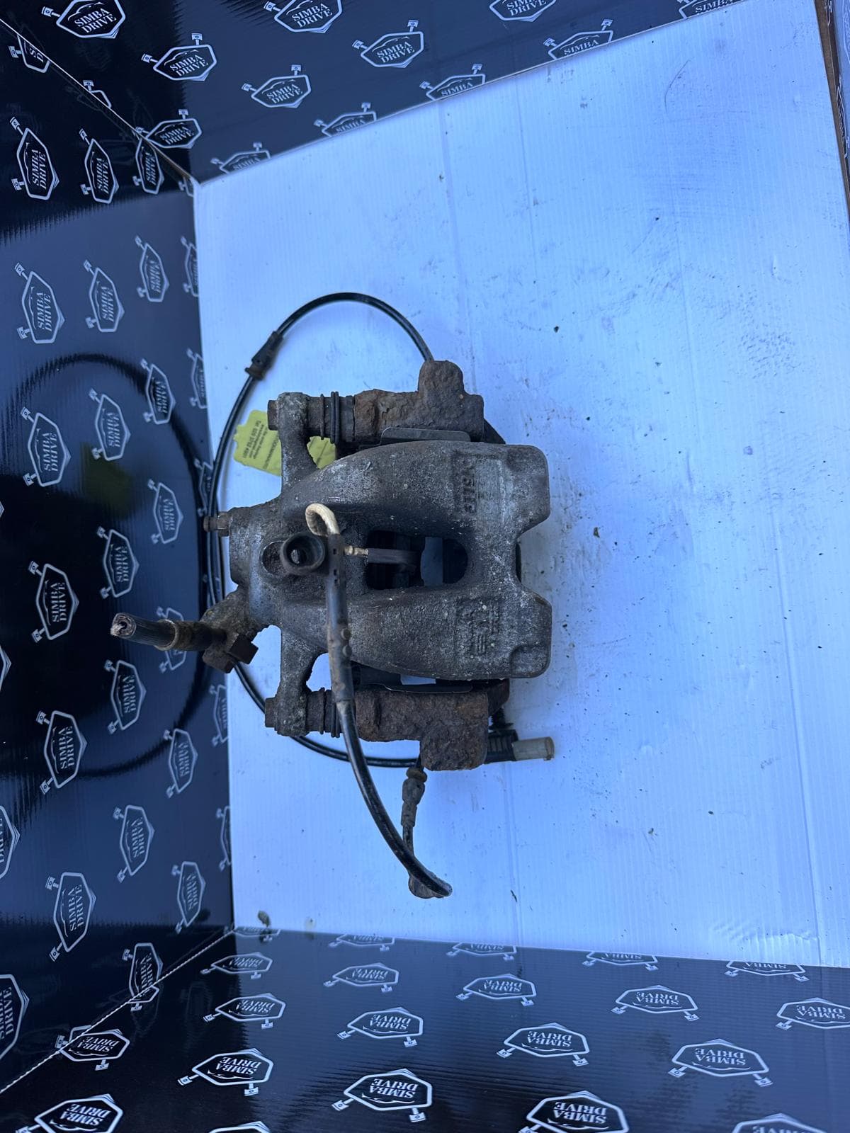 GENUINE LAND ROVER DISCOVERY 4 3.0L V6/306DT FRONT Brakes Caliper, PRICE IS FOR ONE Left OR Right Side Without Brake Pad (All Brake Pads Will Be Removed Prior To Selling)