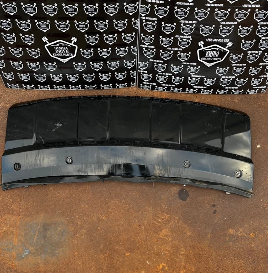 GENUINE RANGE ROVER VOGUE L405 2013-2021, Rear Bumper Diffuser Cover Trim
