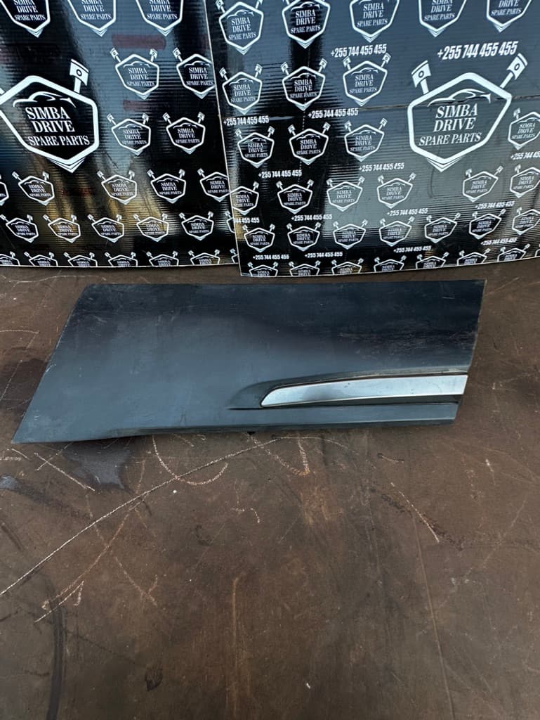 GENUINE RANGE ROVER EVOQUE L538 2.2L 2012-2015 Rear Left Door Moulding Trim