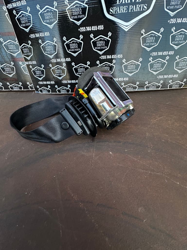 GENUINE LAND ROVER DISCOVERY 5 L462 2017-2025 Rear Right Seat Belt