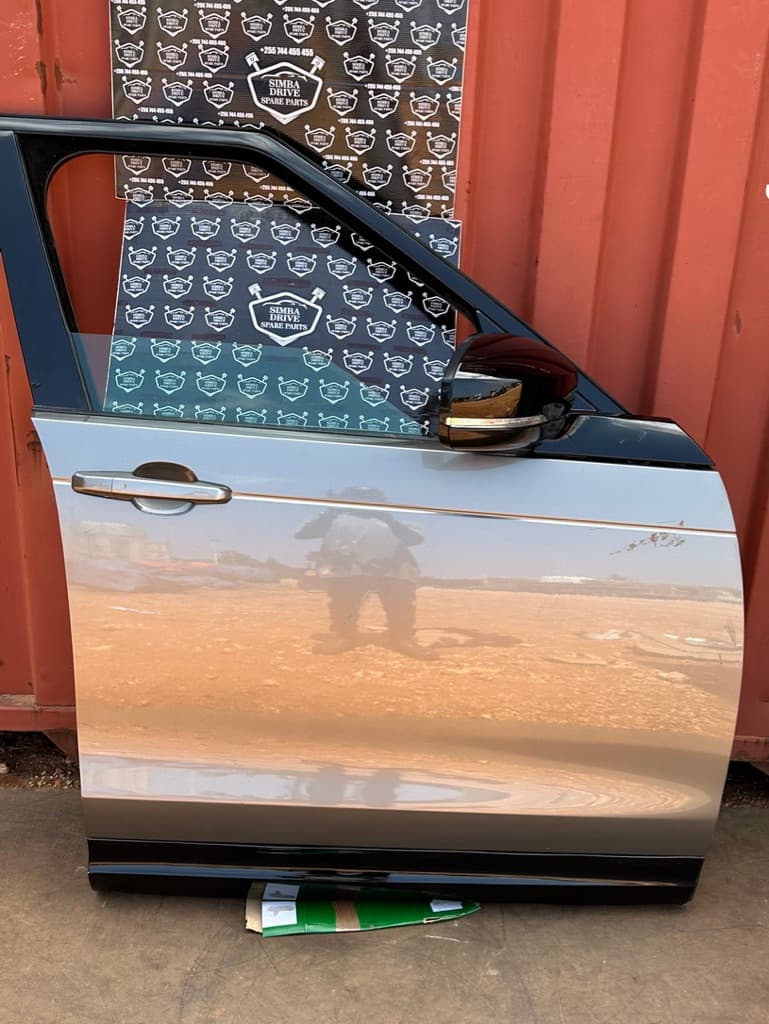 GENUINE LAND ROVER DISCOVERY 5 L462 2017-2025 Complete Front Door (Grey Colour) PRICE FOR ONE Right OR Left Door
