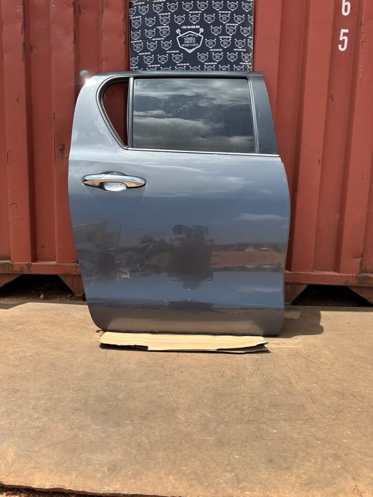 GENUINE TOYOTA HILUX MK8 2019-2024 Complete Rear Door (Grey Colour) PRICE FOR ONE Left OR Right Door SMALL GLASS BROKEN
