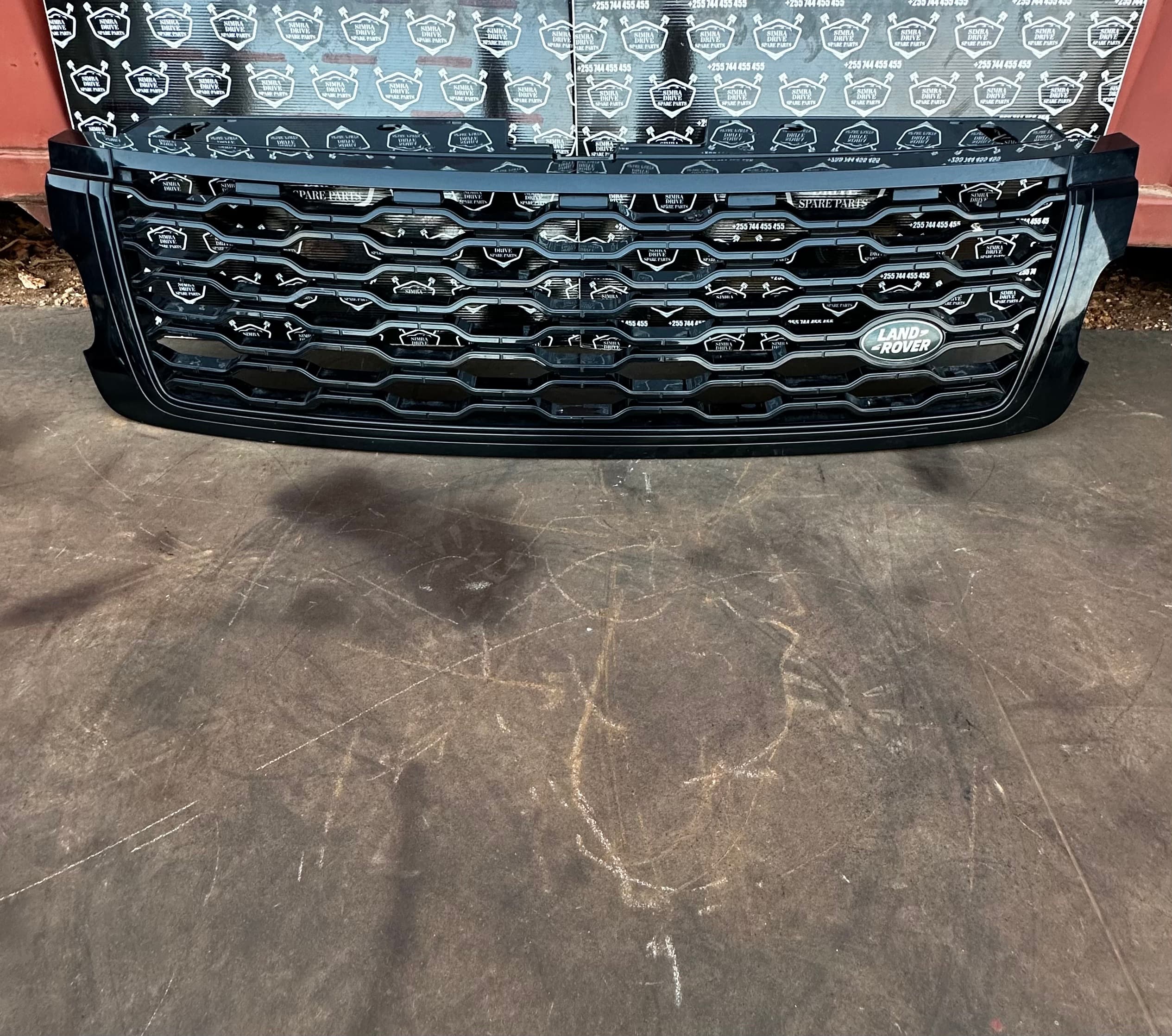 GENUINE RANGE ROVER VOGUE L405 2018-2025 Genuine Front Grille (Black)