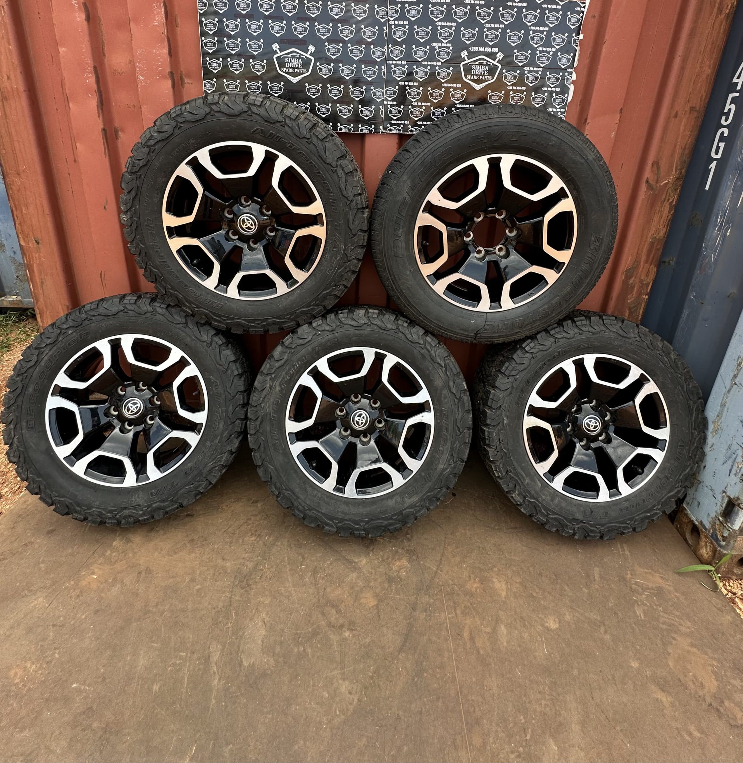 GENUINE TOYOTA HILUX COMPLETE SET OF ALLOY WHEELS AND TERRAN TYRES WITH FULL SIZE SPARE (SIZE - LT 265/60R18) In Great Condition,Tyres Like New