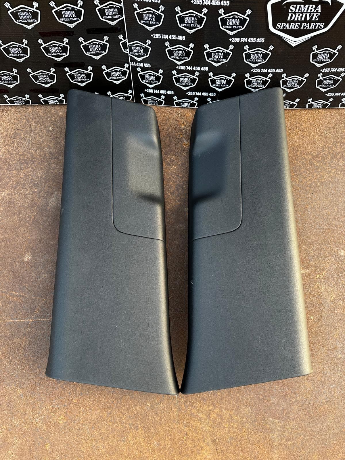 GENUINE RANGE ROVER VOGUE L405 2013, B Pillar Lower Trim Cover (Black, Left OR Right) PRICE FOR ONE