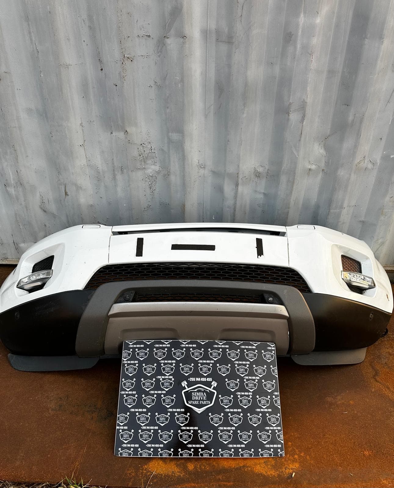 GENUINE RANGE ROVER EVOQUE L538 2012 2.2L, 2.0L Complete Front Bumper (White Colour)