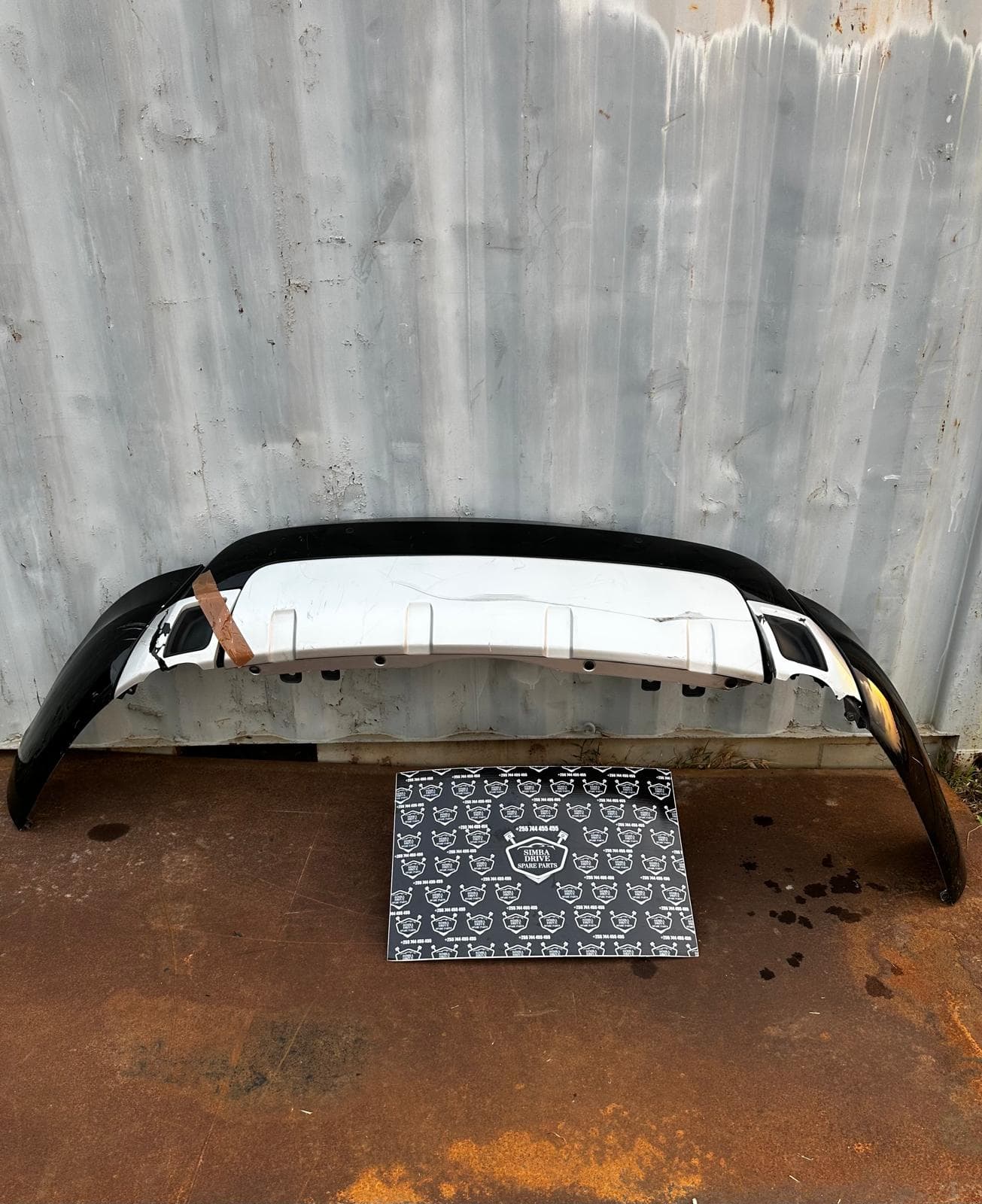 GENUINE LAND ROVER DISCOVERY 5 L462 2017 Rear Bumper Lower plus Sensor Plus Loom (Black colour)