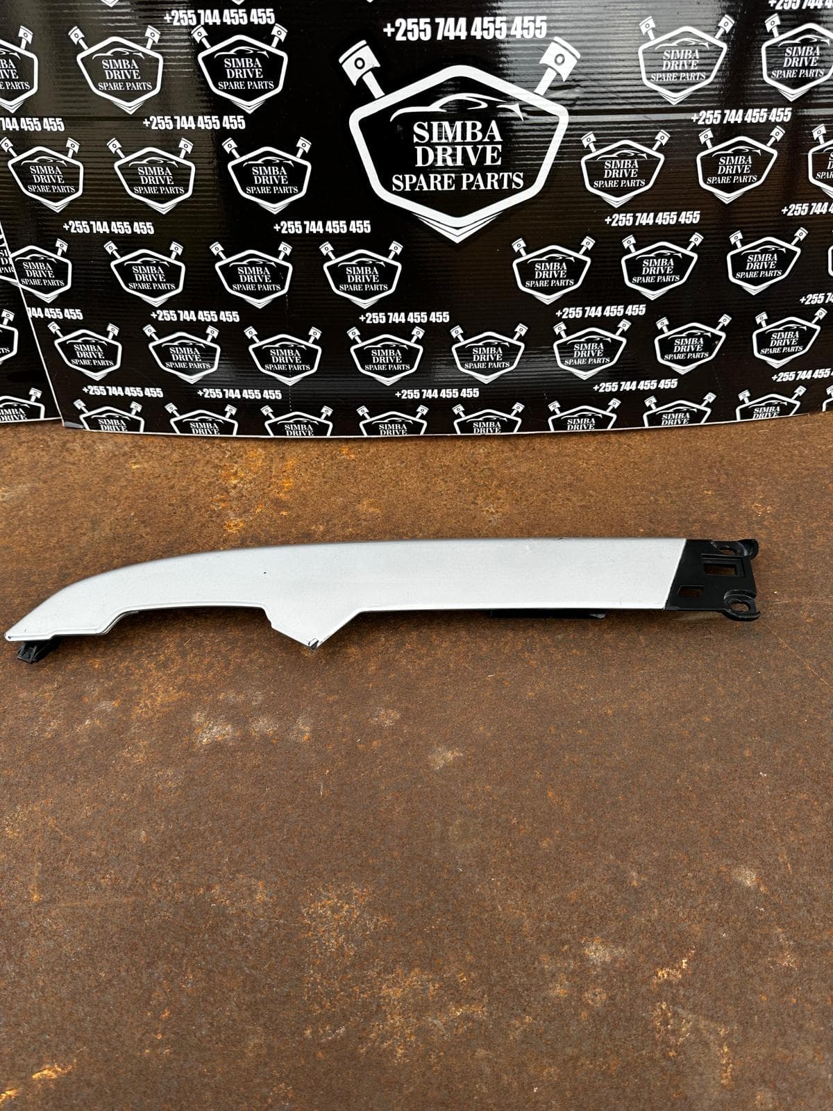GENUINE LAND ROVER DISCOVERY 5 L462 2017 Passenger Side Center Console Trim
