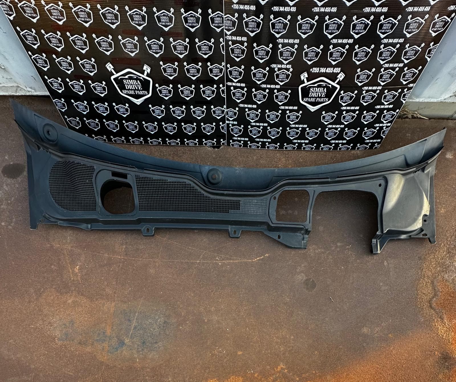 GENUINE RANGE ROVER EVOQUE L538 2015 Window Screen Wiper Scutter Panel