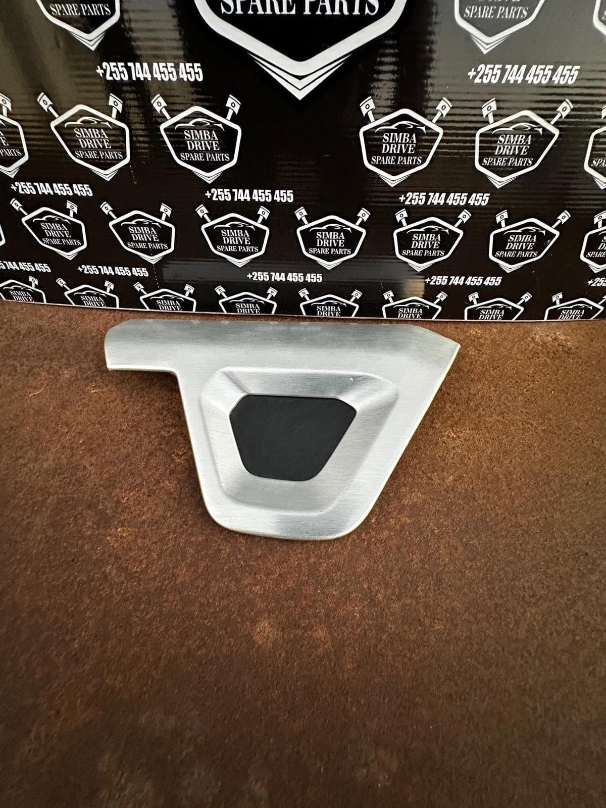 GENUINE RANGE ROVER VOGUE L405 2015, Armrest Side Trim Panel PRICE FOR ONE (Right OR Left)